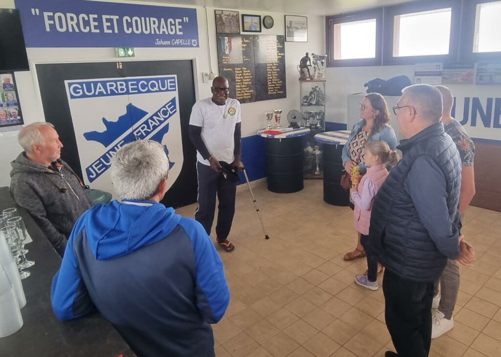 Une belle donation du club Jeune France de Guarbecque